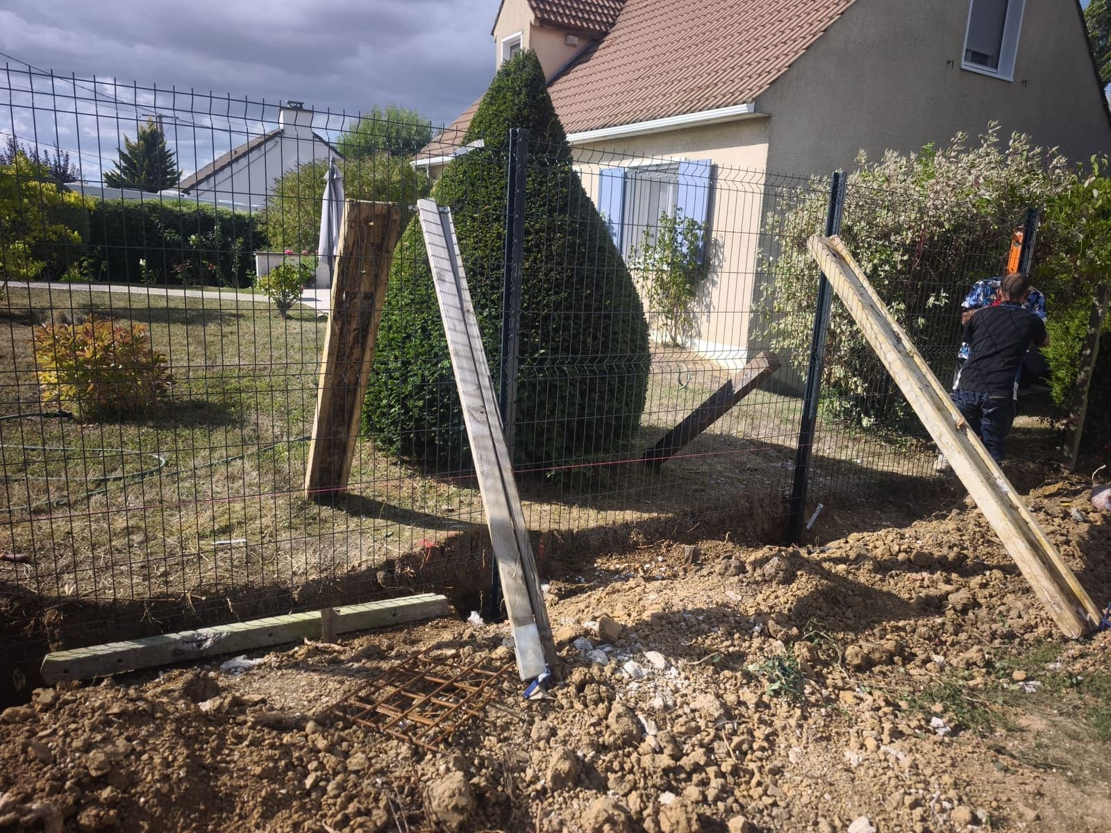 Chantier de clôture en cours